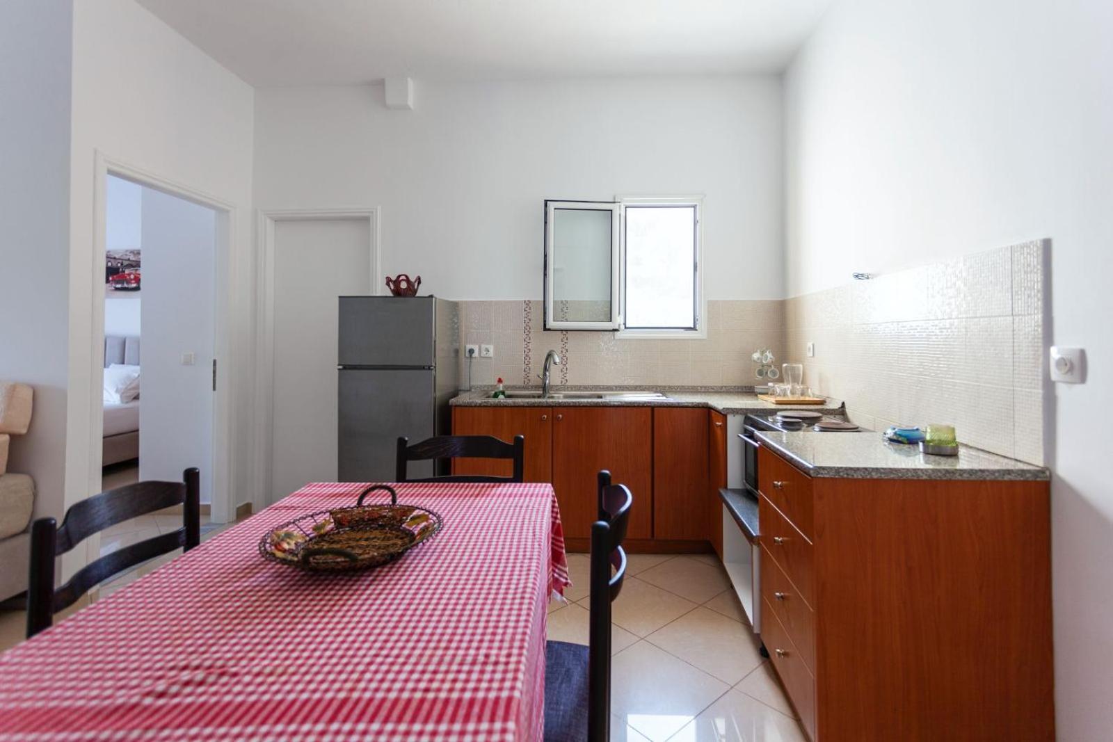 Zacharias Apartments Himarë Eksteriør billede